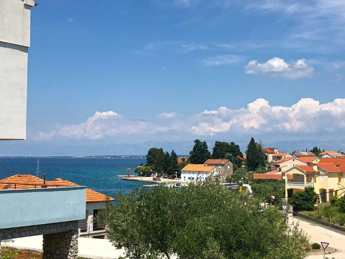 Roses Apartment Lukoran Croazia