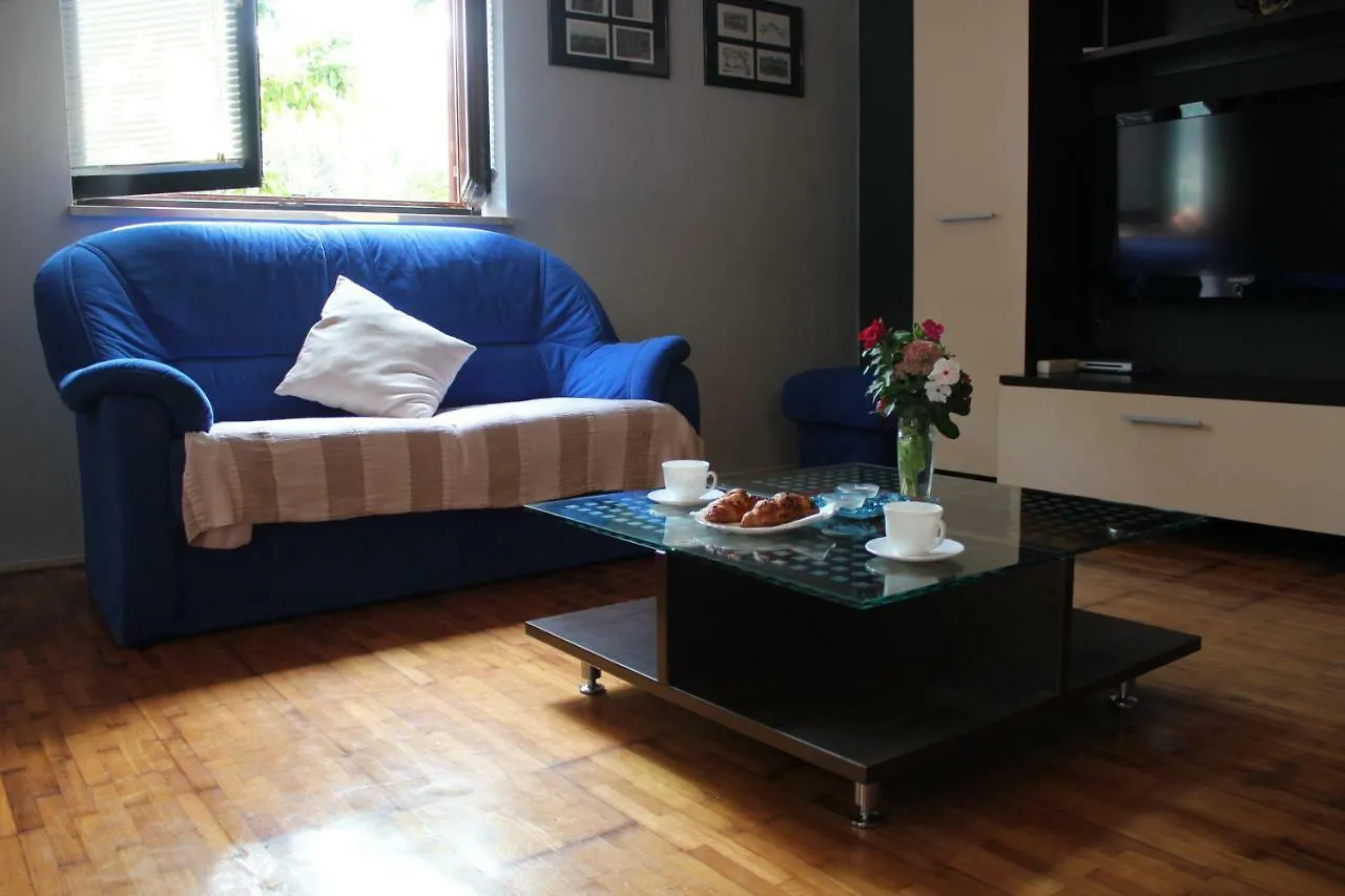 Roses Apartment Lukoran 0*,  Croazia